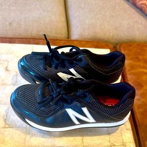 Kids New Balance baseball/TBall cleats - Never worn! Size 12.5 boys